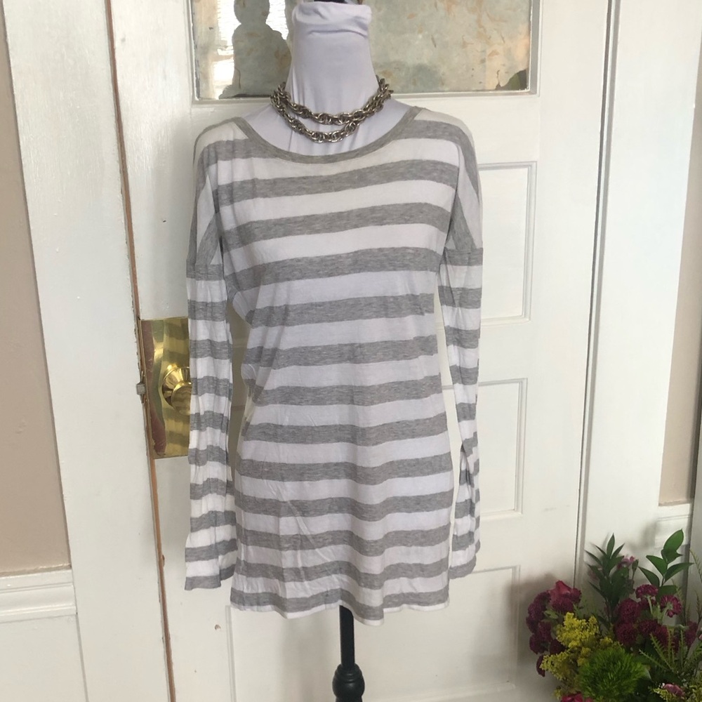 Vince Heather Gray and White Striped Top Sz Lg